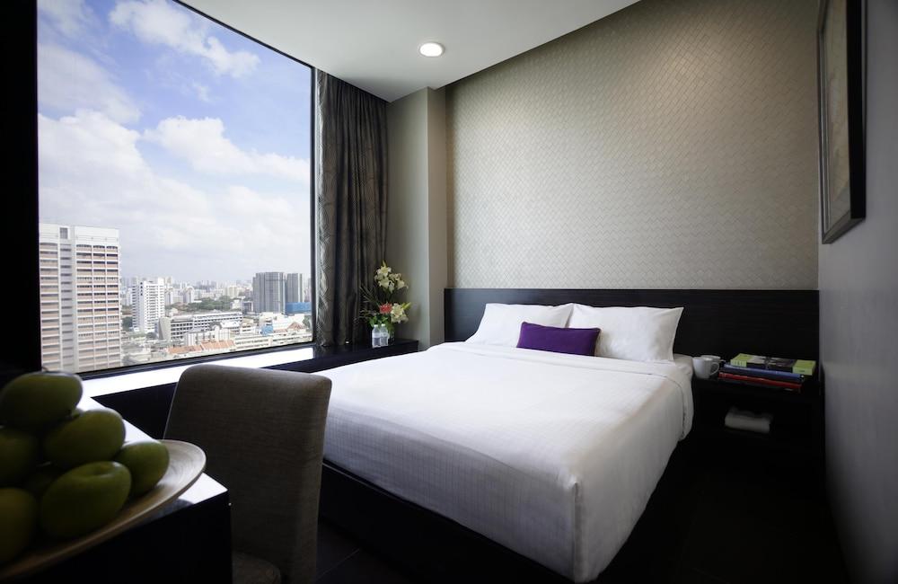 V Lavender Singapura